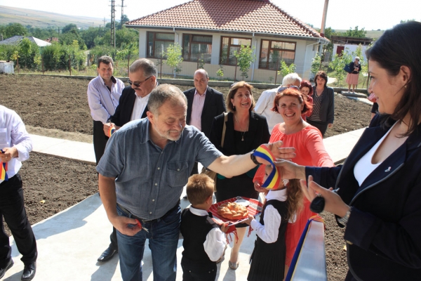 Inaugurare After School localitatea Untesti, comuna Bogdanesti - 14 septembrie 2015