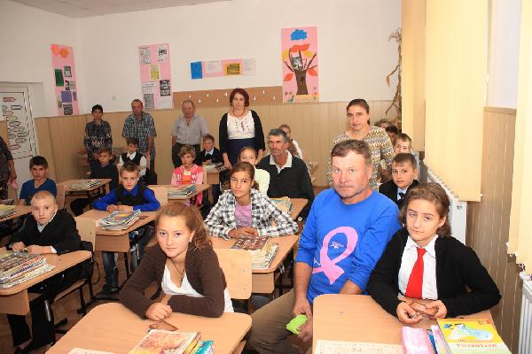 Deschiderea anului scolar la Scoala Horia Stamatin din Bogdanesti si inaugurarea sediului renovat al scolii.